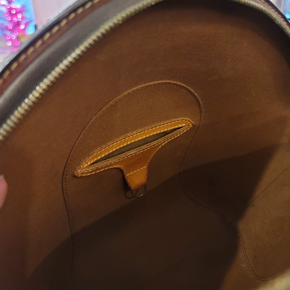 Louis Vuitton Monogram Ellipse - Picture 10 of 17